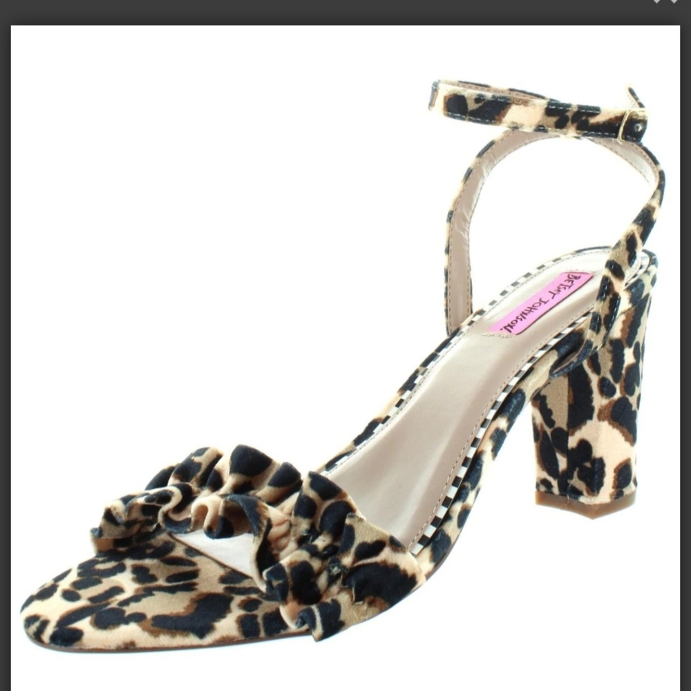 BETSEY JOHNSON Liana Velvet Leopard Heels Sandals Sz7 M Brand Ne…